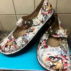 Alegria Women's Artistic Mary Jane Flats - OLD SCHOOL TATTOO design